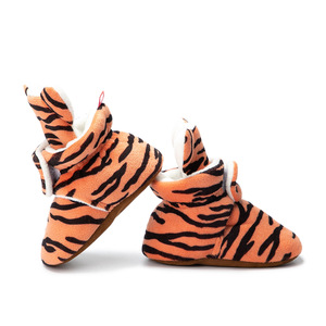 Bottes pour bébé personnalisées OEM ODM, design imprimé animal, doublure polaire, semelle souple, options multi-motifs, directement de l'usine avec faible MOQ pour bébé - Product Image 5