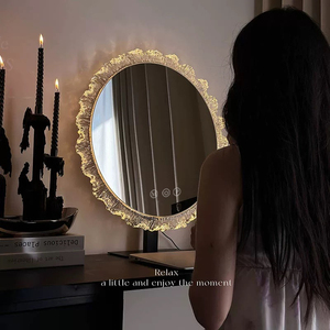 Miroir de courtoisie LED rond avec cadre en acrylique et dentelle, contrôle tactile, lumière à intensité variable pour chambre à coucher, coiffeuse, salle de bain - Product Image 1