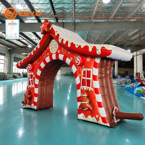 Arche gonflable géante Ceyu en forme de maison de pain d'épices de Noël avec motifs de sucettes et sommet étoilé pour la décoration <span class=keywords><strong>des</strong></span> centres commerciaux en période de fêtes - Product Image 2