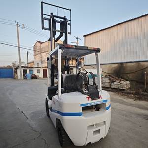 日本の中古TCM FD20フォークリフト、日本製2トン、2.5トン、3トン、3.5トンLPG TCMフォークリフト、FD25、FD30、FD100中古フォークリフト - Product Image 4