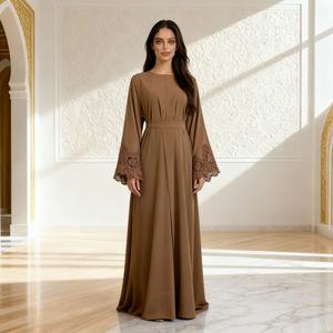 Robe maxi élégante en dentelle et polyester pour femmes musulmanes, vente en gros sur mesure - Product Image 3