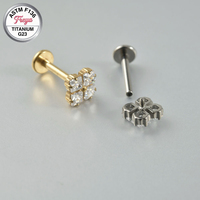 Boucles d'oreilles de piercing Freya en titane ASTM-F136 avec zircon, pour tragus, hélix, daith, lobe, et piercings de lèvre, labret, à dos plat