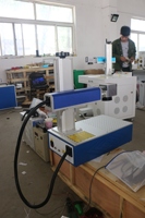 Marqueur de fibre de machine de gravure laser à diode de niveau d'entrée 20w avec tête Galvo SG7110 300*300mm EZCAD Double points rouges rotatifs