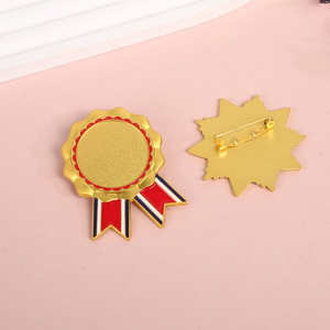 Insignia Metálica Personalizada con Cierre de Mariposa de Aleación de Zinc para Estudiantes, Premios, Regalos, Decoración de Mochilas y Ropa - Product Image 1