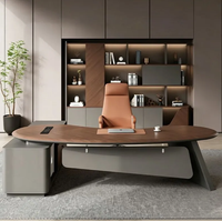 Bureau de direction en bois massif de luxe avec un design minimaliste moderne sophistiqué pour le bureau à domicile ou l'hôpital