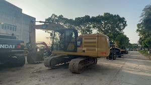 Excavadora de orugas Caterpillar 320GC de servicio pesado usada para trabajos de movimiento de tierras y minería con motor y bomba como componentes principales - Product Image 3