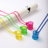 Collier de perles avec verre à liqueur personnalisé Colliers à pendentifs en forme de coupe transparente Fournitures pour fête d'équipe d'anniversaire de mariage