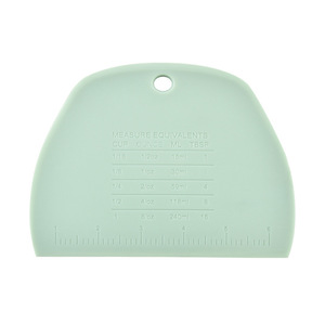 Plastic cake scraper, silicone kneading mat, creative household baking tool for cutting cream cakes, rice noodle rolls, etc. - Product Image 5