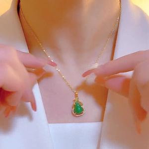 Collier personnalisé en acier inoxydable plaqué <span class=keywords><strong>or</strong></span> 18 carats, bijoux en jade, nouveau pendentif en forme de gourde en jade blanc pour femmes - Product Image 3