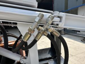 Портативная пневматическая буровая установка HDT-200 для бурения скважин на воду, устанавливаемая на грузовик, с роторным бурением, глубина бурения до 260 м - Product Image 5