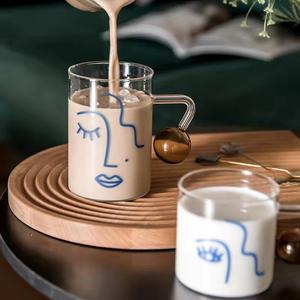Kreative neuartige moderne Glas becher mit Gesichts muster nach Hause Glaswaren täglich Tee Kaffeetassen Saft Milchglas mit Griff - Product Image 4