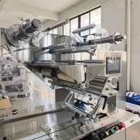 Machine d'emballage automatique à grande vitesse pour l'agencement des aliments et l'alimentation par plaques