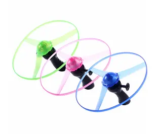 Luminous Pull Wire Flying Saucer Toys Kinder im Freien Rotierendes Flugs pielzeug LED Light Flash Flying UFO Kids Early Learning Games