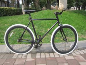 Vélo à pignon fixe classique 700C avec cadre et jantes entièrement noires – Offre spéciale - Product Image 3