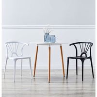 Chaise de salle à manger ergonomique compacte et empilable, sans accoudoirs, facile à nettoyer, avec dossier en Y, idéale pour les appartements et les petites maisons