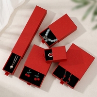 Boîte cadeau à bijoux coulissante texturée rouge pailletée, 5 tailles multiples, longue, carrée, rectangulaire, avec petit ruban de traction, en velours noir, vente en gros