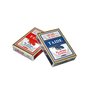 Cartes en papier à noyau noir allemand de haute qualité avec coussin d'air fini cartes de poker faciles à mélanger cartes résistantes pliées pour les jeux de poker