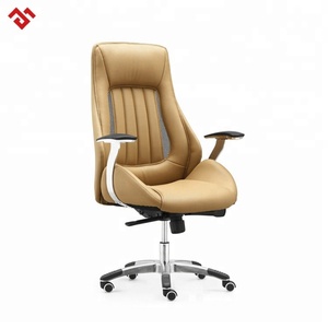 Silla de Oficina Ejecutiva de Cuero con Reposacabezas - Product Image 1
