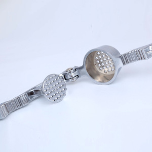 Prensa de ajo multifuncional de acero inoxidable, picadora de ajo, molinillo de ajo, triturador de jengibre y ajo para uso en la cocina; nuez - Product Image 4