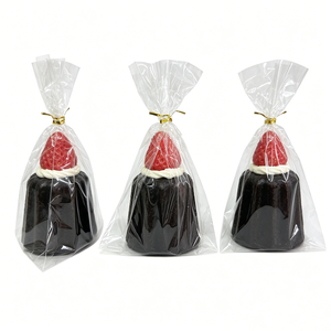Modelo de Postre Artificial de PU con Patrón de Corazón, con Espirales de Crema Suave de Chocolate y Coberturas de Fresa Fresca, Ecológico - Product Image 1