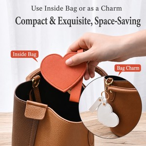 Espejo Compacto Giratorio de Cuero PU con Forma de Corazón, Espejo de Bolsillo Plegable Portátil con Llavero, Regalo al por Mayor - Product Image 3