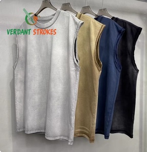 Verdant Strokes. Débardeur rétro personnalisé sans impression pour homme, 100% coton, 220 grammes, style classique et créatif - Product Image 4