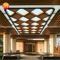 ZB26111 Panneau de plafond en acier inoxydable architectural, plafond en métal incurvé sur mesure pour la décoration d'hôtels et de restaurants