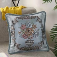 Coussin décoratif de style européen luxueux en jacquard, housse de coussin brodée de fleurs rouges, coussin décoratif pour canapé pour la décoration de mariage et de la maison