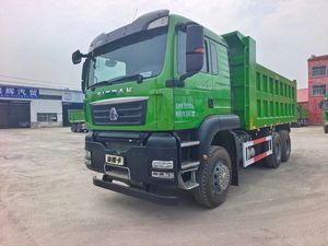 Camion à benne basculante SITRAK 6x4 d'occasion Diesel Camion lourd Transmission manuelle Moteur Weichai Direction gauche Euro 2 Emission - Product Image 6