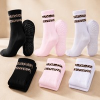 Chaussettes de yoga antidérapantes sans couture à imprimé léopard, mi-mollet, respirantes, absorbant la transpiration, pour femmes, pour le fitness, le sport et le Pilates