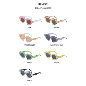 Gafas de sol con purpurina de estilo europeo para mujer, montura de PC UV400, gafas de sol de clase 2, color amarillo transparente - Product Image 3