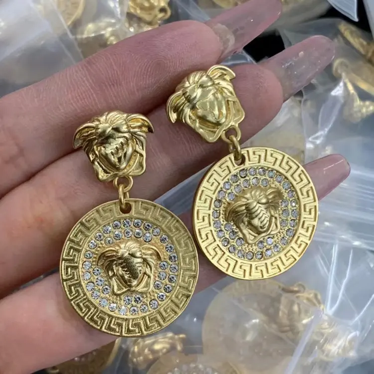 Brincos de Medusa personalizados em ouro 18K à prova d'água, joia grossa de diamantes para mulheres, sem manchas