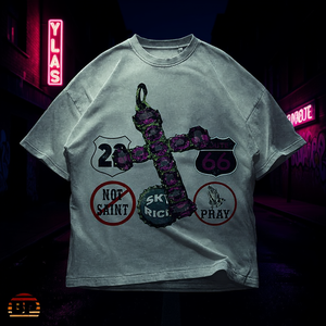 T-shirt Oversize Y2K Goth Streetwear con Grafica Chrome Punk 'Not Saint Pray Rebel' e Croce con Gemme Route 66 - Product Image 3