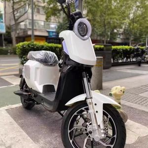 <span class=keywords><strong>Moto</strong></span> électrique Cruiser à succès, moteur arrière 1000W, batterie intégrée 60V, frein à disque, scooter électrique 40-60 km/h - Product Image 3