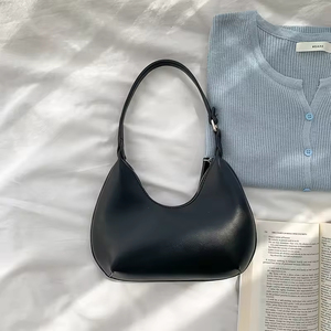 2025 nuevo bolso de hombro de cuero PU para mujer, bolso de media luna simple y versátil - Product Image 1