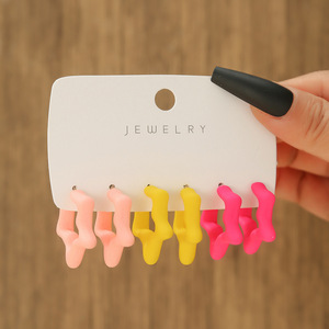 Pendientes de aro de resina con forma de estrella para mujer, joyería geométrica colorida, accesorio de moda - Product Image 4
