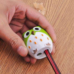 Sacapuntas con forma de búho para niños, sacapuntas manual de plástico para estudiantes de escuela primaria, tipo animal de color aleatorio - Product Image 4