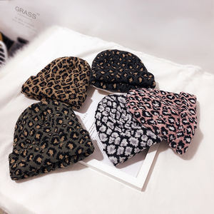 Bonnet d'<span class=keywords><strong>hiver</strong></span> en forme <span class=keywords><strong>de</strong></span> léopard avec logo personnalisé - Product Image 4