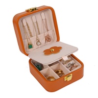Boîte à bijoux de voyage carrée miniature avec logo personnalisé - Étui de rangement en cuir PU double couche avec miroir pour bagues, boucles d'oreilles et colliers