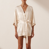 Robe Kimono de Luxe Courte Ouverte sur le Devant avec Ceinture en Soie 100% Mûrier Charmeuse Douce Brodé pour l'Été – Couleurs 16, 19, 22 Momme