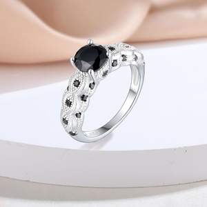 Anillos de Plata de Ley 925 con Incrustaciones de Circonitas Negras, Anillo de Moda para Mujer, Conjunto de Anillos de Boda Elegantes e Individuales para Conmemoración - Product Image 4
