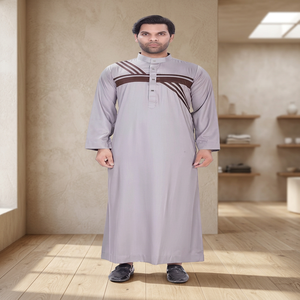 Thobe Omani Beige pour Homme avec Rayures Contrastées, Col Montant, Manches Longues, Jubba Traditionnelle Arabe du Moyen-Orient - Product Image 3