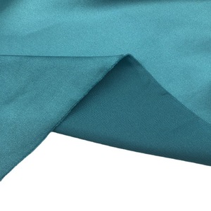 50D * 75D brillant polyester satin <span class=keywords><strong>tissus</strong></span> pour vêtements robes doublure tissu 100% Polyester brillant liquide satin tissu <span class=keywords><strong>au</strong></span> mètre - Product Image 5