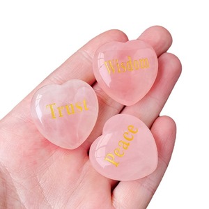 7 corazones de cuarzo rosa Charka dorados con letras de cristal tallas rosas de tamaño pequeño recuerdos de boda para invitados - Product Image 3