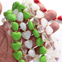 Collier tendance 2026, bijoux de la Saint-Valentin, collier mignon avec des perles de cœur colorées, collier ras du cou en acrylique pour femmes et filles