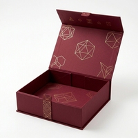 Boîte cadeau pliante en carton rouge bordeaux personnalisée avec impression intérieure, fermeture magnétique de luxe, boîte en papier pour emballage de bijoux et de parfums