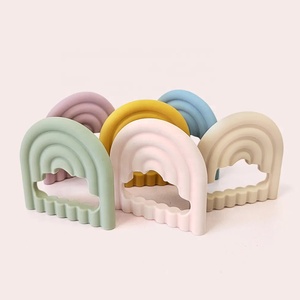 Conception personnalisée Moule de dentition arc-en-ciel de qualité alimentaire en silicone <span class=keywords><strong>pour</strong></span> bébé Jouet de dentition en caoutchouc à mâcher <span class=keywords><strong>pour</strong></span> bébé - Product Image 6