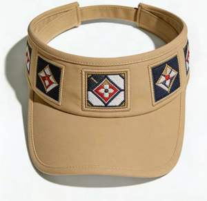 Visera Deportiva de Lujo Retro con Parches Geométricos Bordados, Ligera, Transpirable y Ajustable - Product Image 1