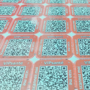 Nhà sản xuất chuyên nghiệp Nhựa Acrylic QR mã số Serial thẻ đánh dấu lỗ dính Bảng điều khiển bảo vệ một mặt - Product Image 5