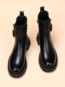 Nouvelles bottes courtes de moto pour hommes en <span class=keywords><strong>cuir</strong></span> <span class=keywords><strong>noir</strong></span> à bout pointu, décontractées, à semelle épaisse surélevée, collection 2026 - Product Image 3